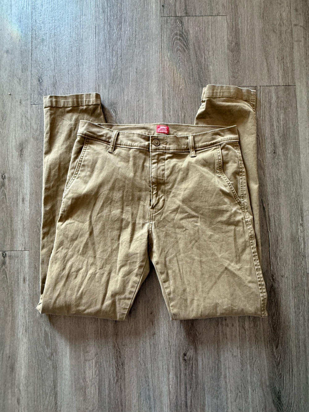 Levi's Men’s Slim Straight Chinos in Tan